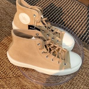 NWT Converse Run Star Hike High Top Leather Sneaker Boots Wheat Ivory Size 8.5